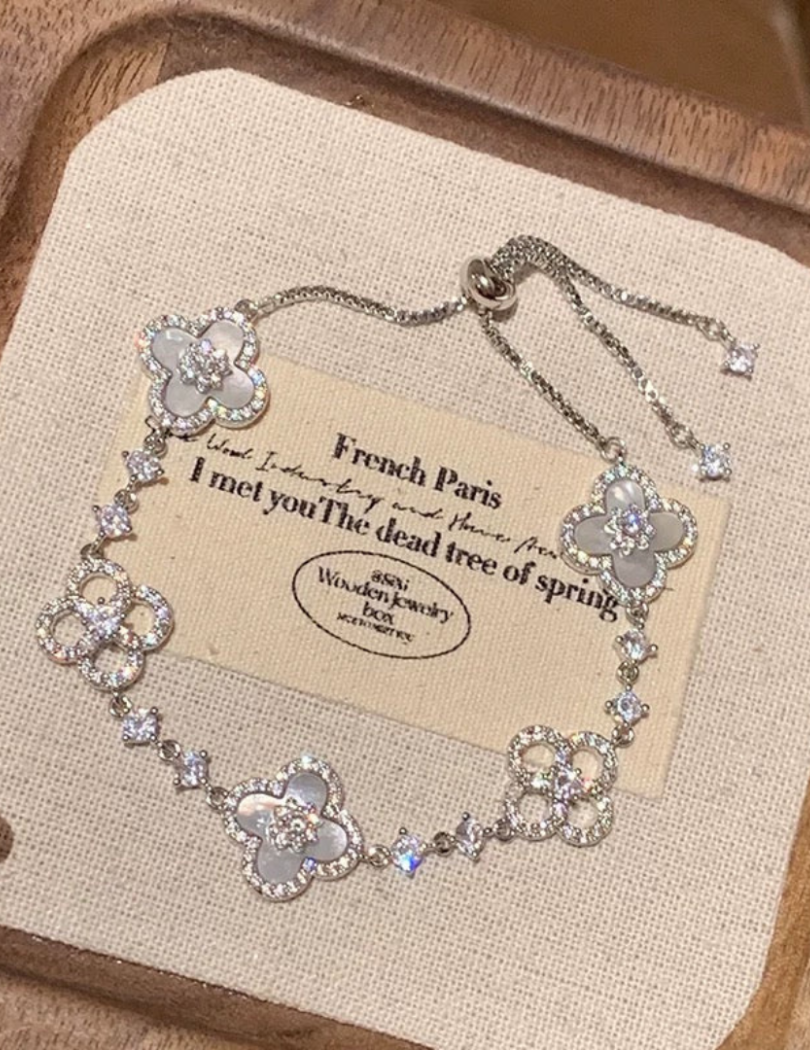 Sakura Cleef Bracelet