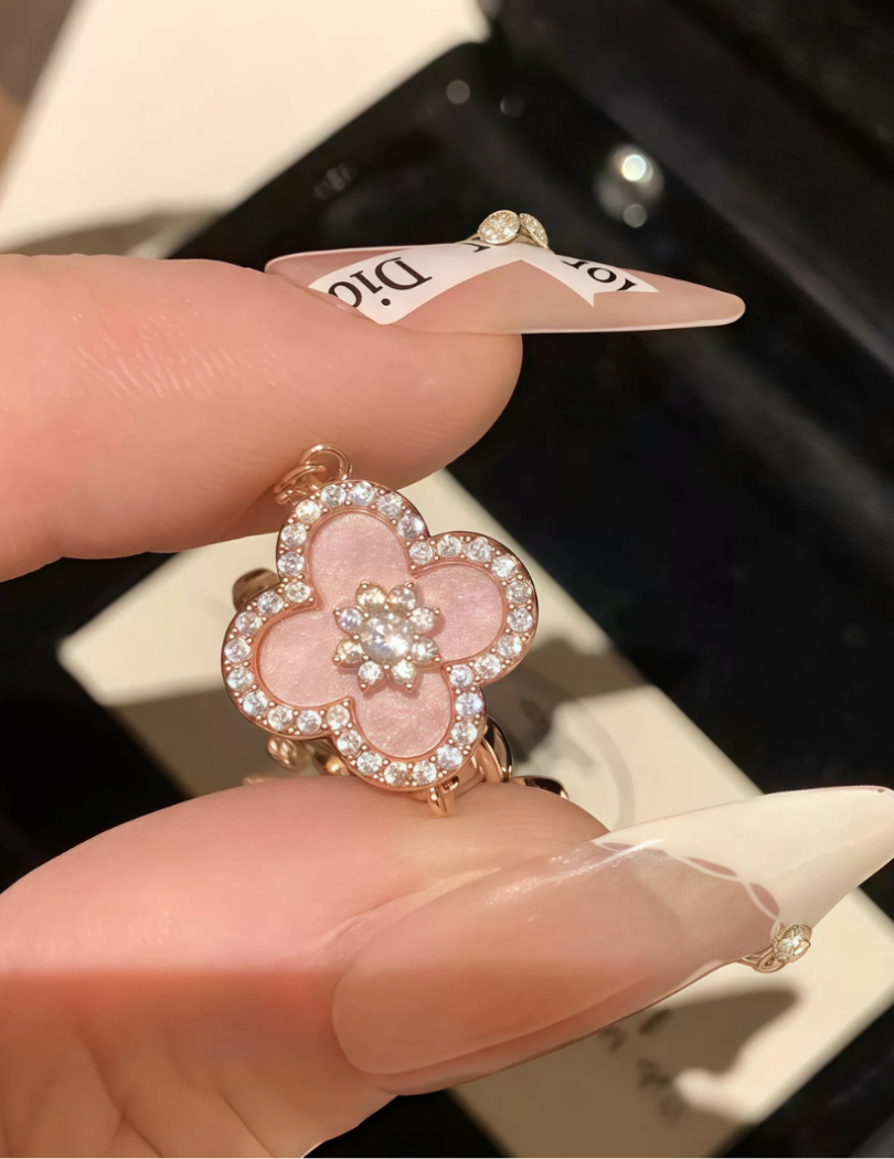 Sakura Cleef Bracelet