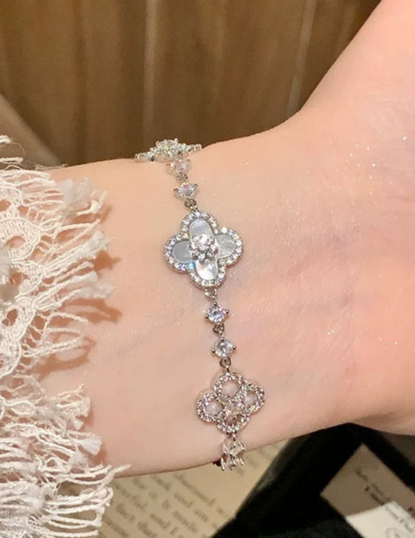 Sakura Cleef Bracelet