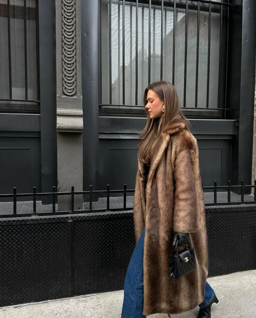 St. Moritz - Elegant women's fur coat